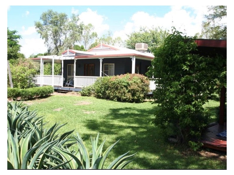29 Quinn Street, Emerald QLD 4720