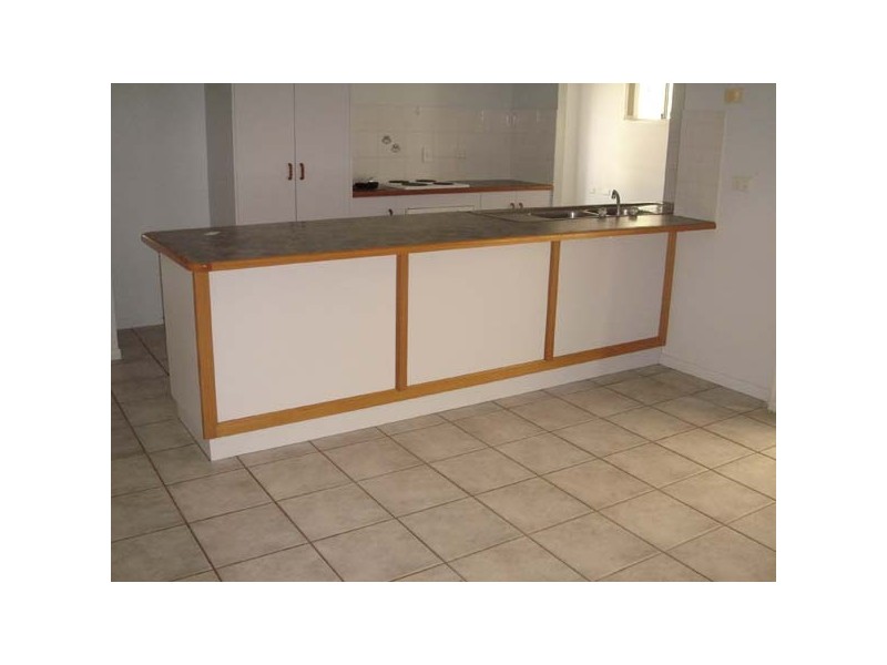 8 Crystal Court, Emerald QLD 4720