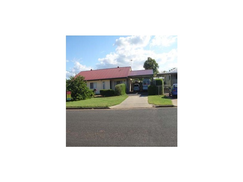 61 Gray Street, Emerald QLD 4720