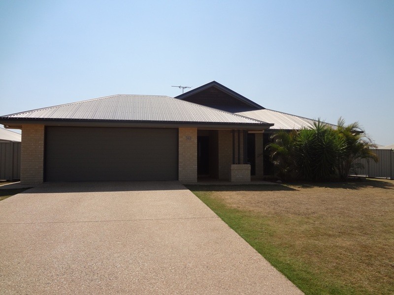 30 Mayfair Drive, Emerald QLD 4720