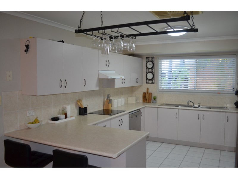 76 Park Avenue, Emerald QLD 4720