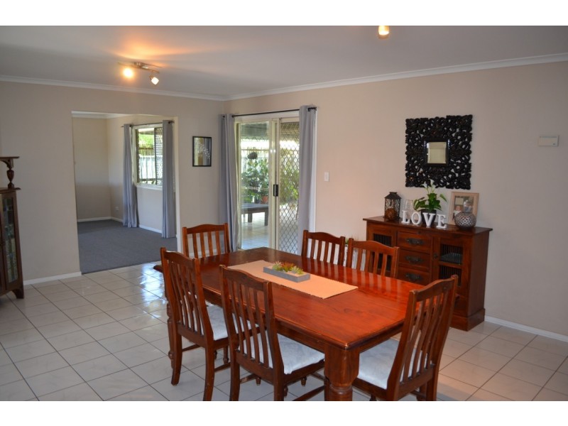 76 Park Avenue, Emerald QLD 4720