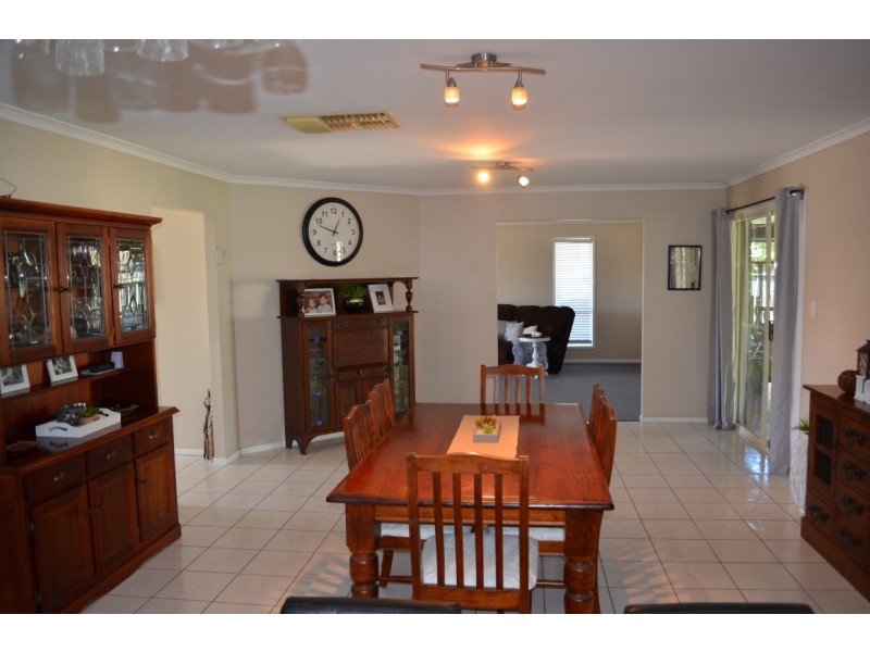 76 Park Avenue, Emerald QLD 4720