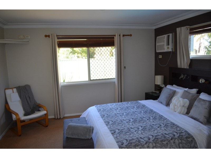 76 Park Avenue, Emerald QLD 4720
