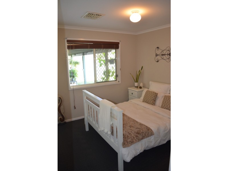 76 Park Avenue, Emerald QLD 4720