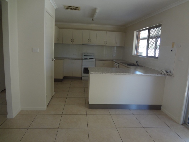 7 Wilby Place, Emerald QLD 4720