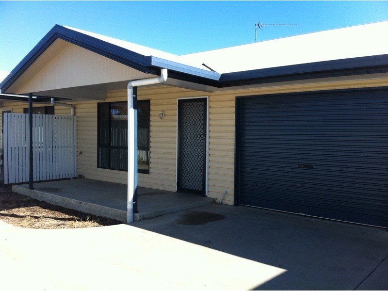 2/6 Burn Street, Capella QLD 4723