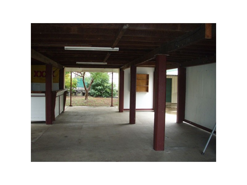 76 Burns Street, Capella QLD 4723