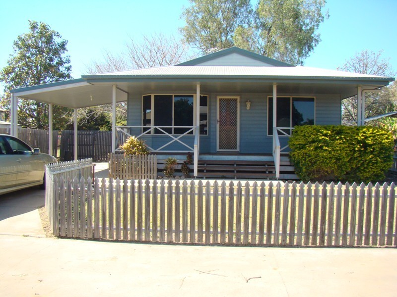 1/87 Roberts Street, Emerald QLD 4720