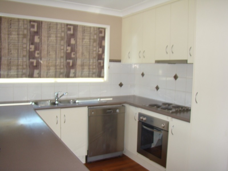 1/87 Roberts Street, Emerald QLD 4720