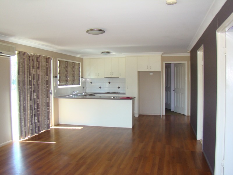 1/87 Roberts Street, Emerald QLD 4720