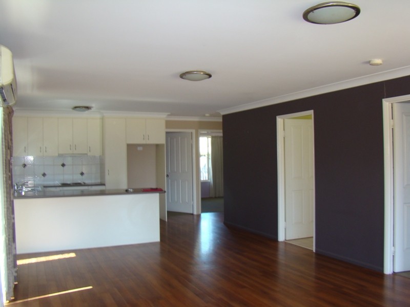 1/87 Roberts Street, Emerald QLD 4720