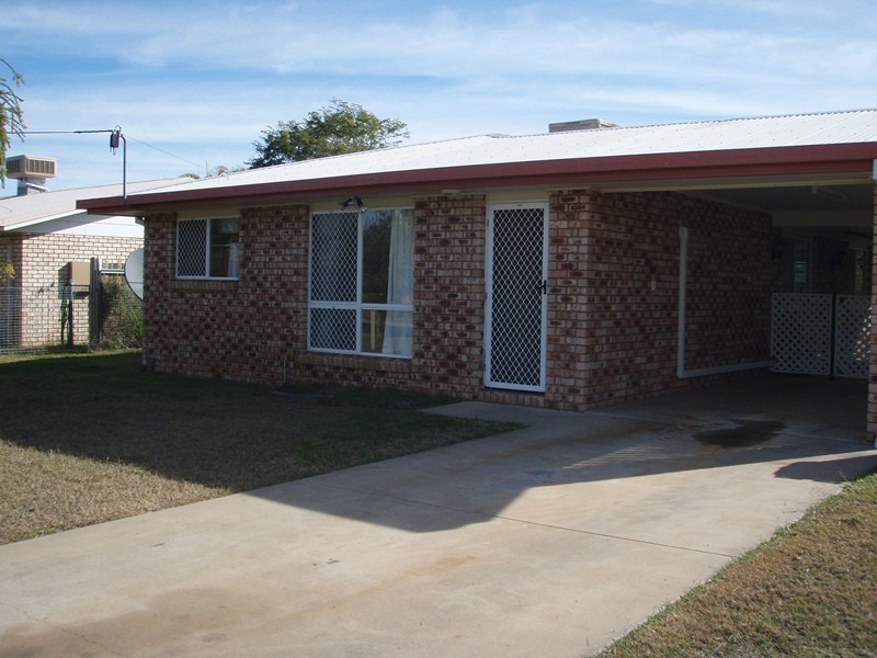 25 Barry Street, Emerald QLD 4720