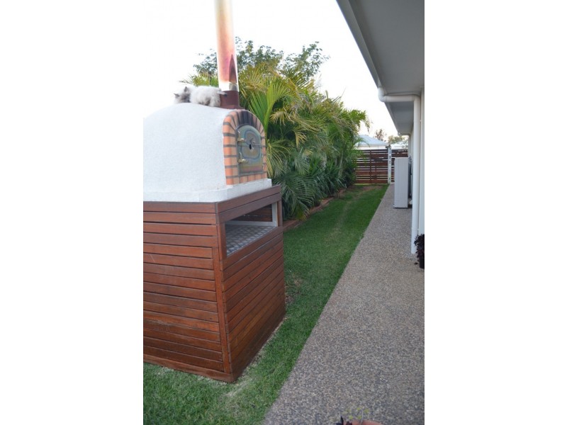 54 Canterbury Road, Emerald QLD 4720
