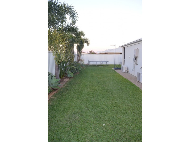 54 Canterbury Road, Emerald QLD 4720