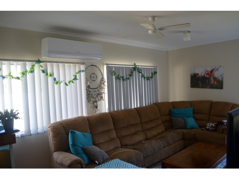 16 Garnet Street, Emerald QLD 4720