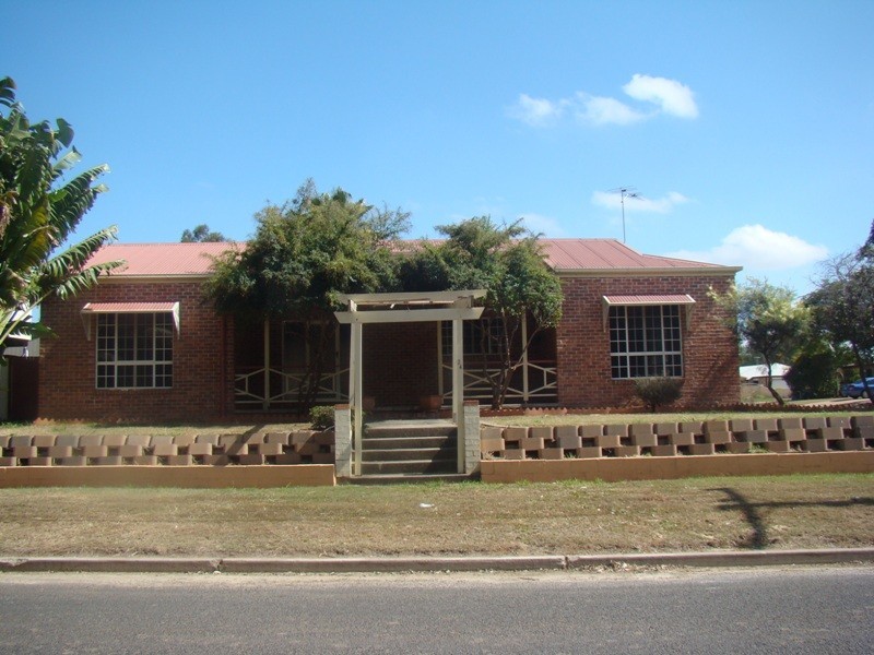 34 Riverview Street, Emerald QLD 4720