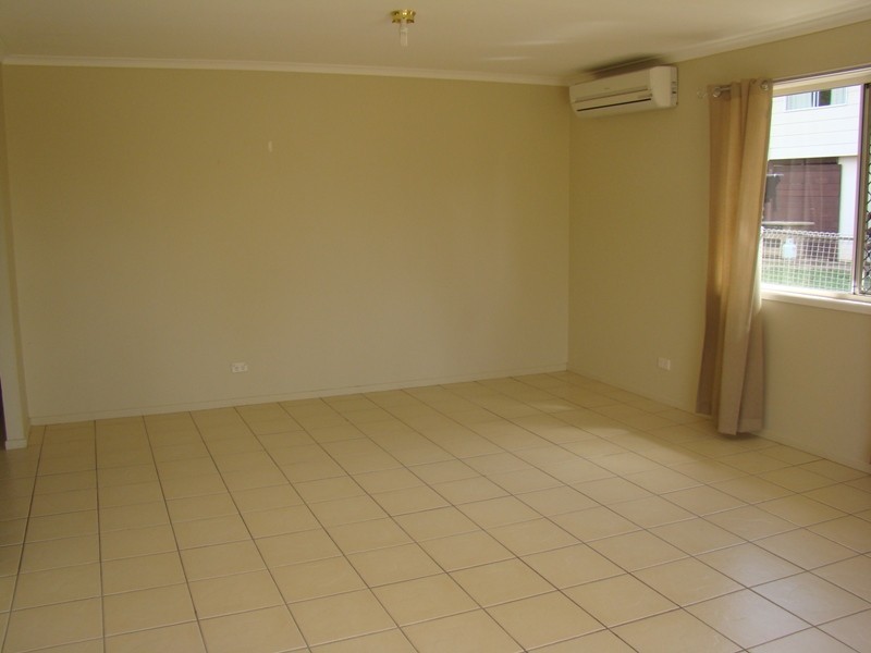 27 Barry Street, Emerald QLD 4720