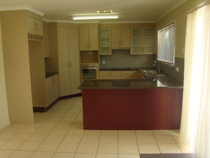 27 Barry Street, Emerald QLD 4720