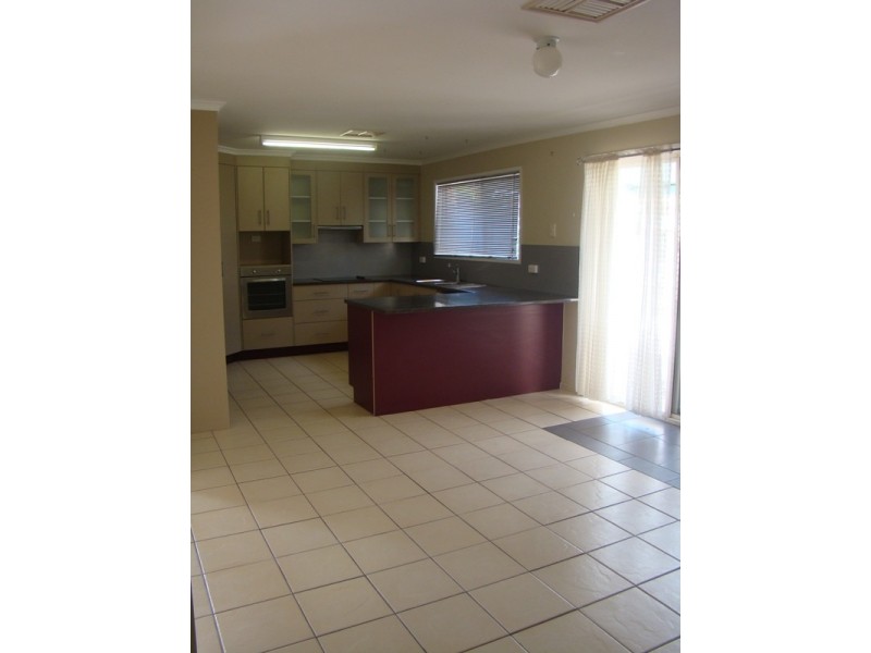 27 Barry Street, Emerald QLD 4720