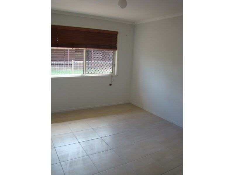 27 Barry Street, Emerald QLD 4720