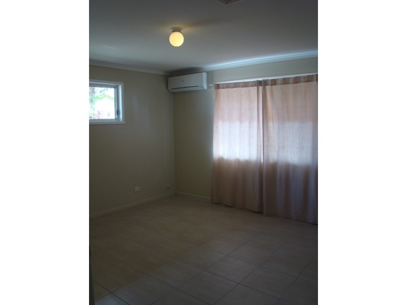 27 Barry Street, Emerald QLD 4720