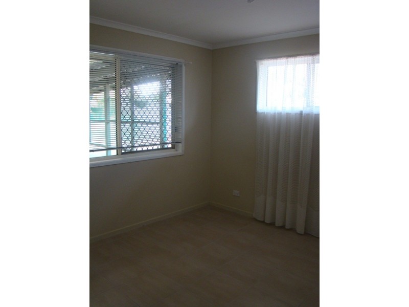 27 Barry Street, Emerald QLD 4720