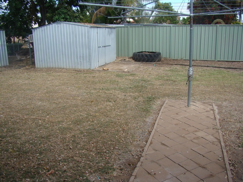 27 Barry Street, Emerald QLD 4720