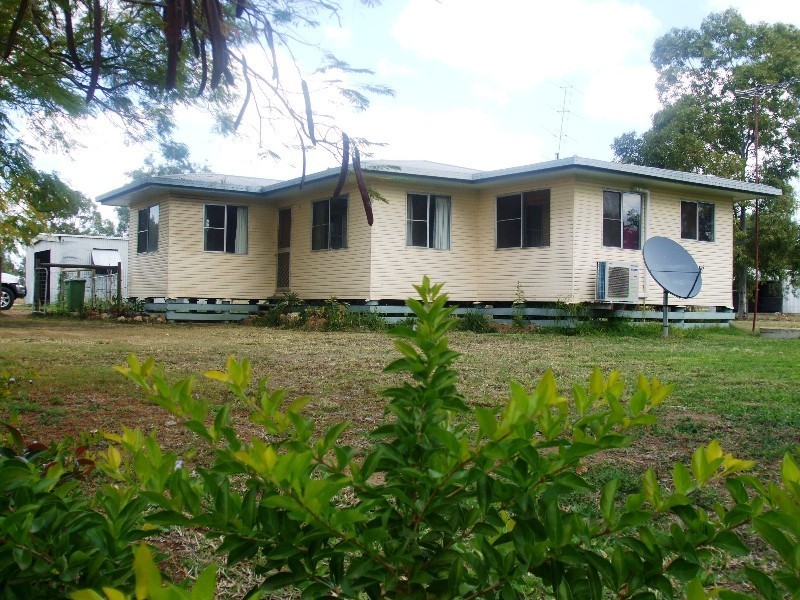 9a Andrews Road, Emerald QLD 4720