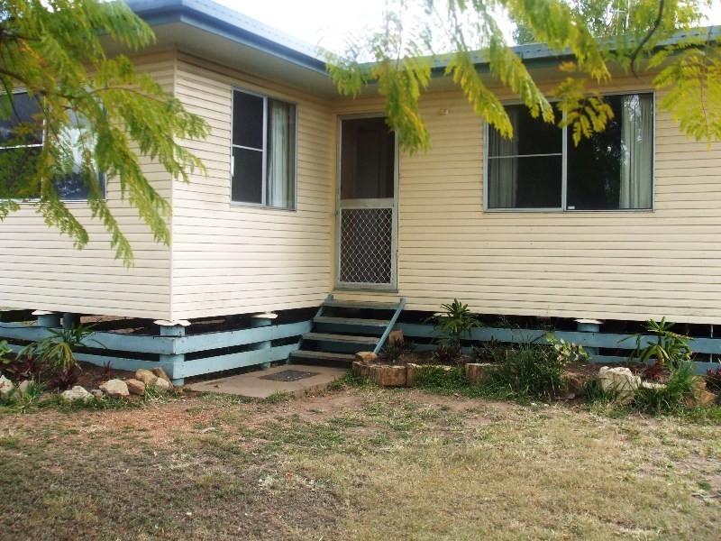 9a Andrews Road, Emerald QLD 4720