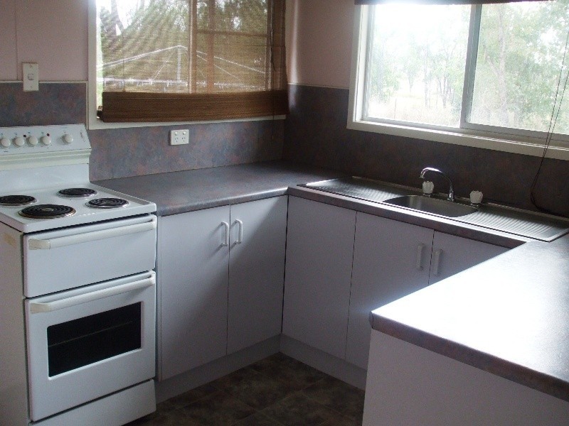 9a Andrews Road, Emerald QLD 4720