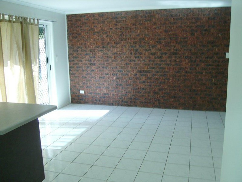 42 Dawn Crescent, Emerald QLD 4720