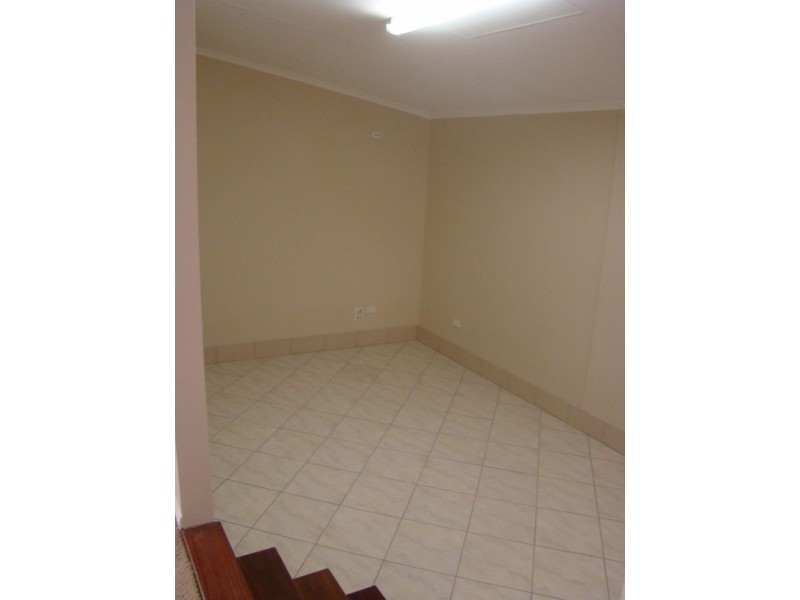 5/87 Roberts Street, Emerald QLD 4720