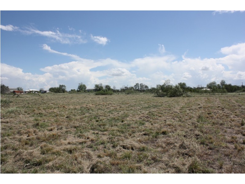 18 Chalcedony Road, Emerald QLD 4720
