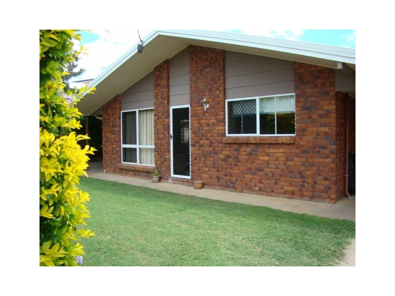 32 White Street, Emerald QLD 4720