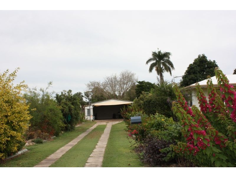 37 Roberts Street, Emerald QLD 4720