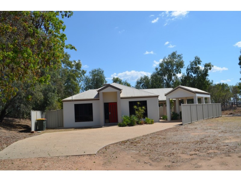 14 Barton Street, Emerald QLD 4720