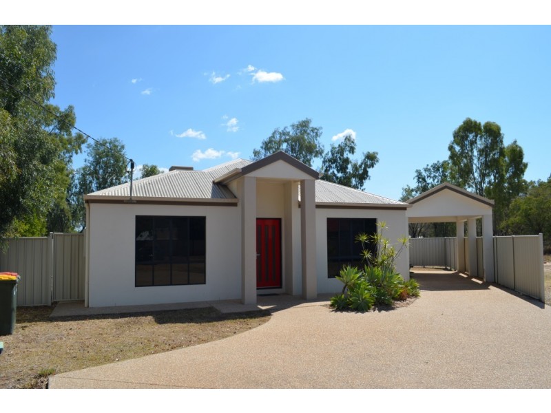 14 Barton Street, Emerald QLD 4720