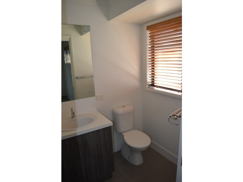 14 Barton Street, Emerald QLD 4720