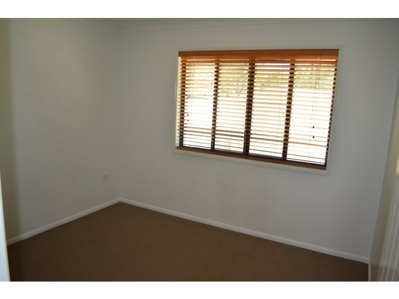 14 Barton Street, Emerald QLD 4720