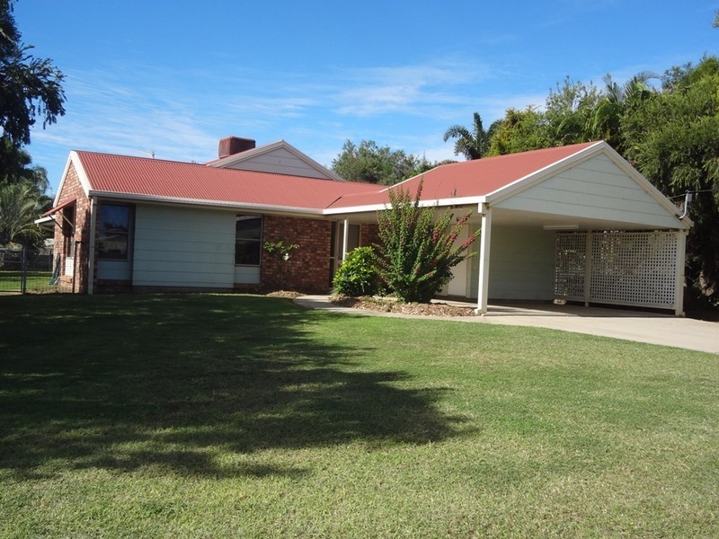 10 Vanessa Place, Emerald QLD 4720