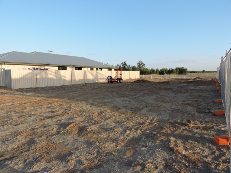 73 Canterbury Road, Emerald QLD 4720