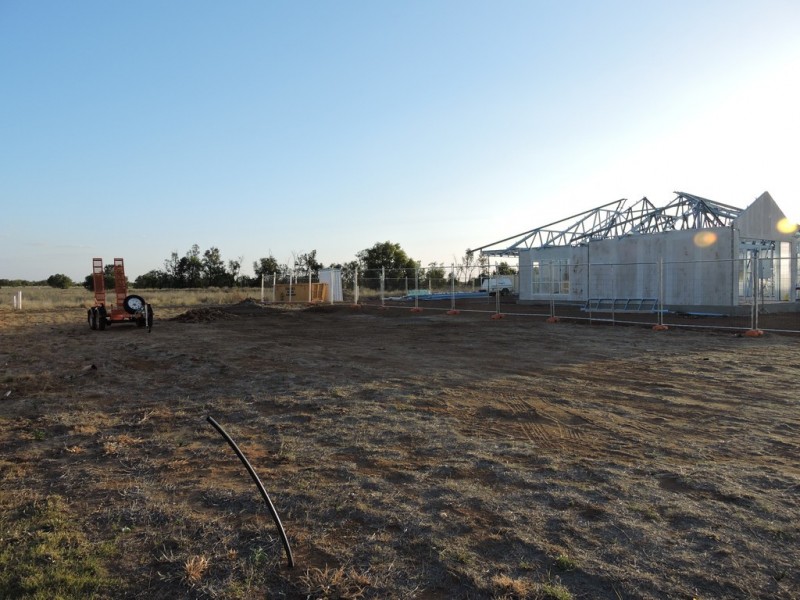 73 Canterbury Road, Emerald QLD 4720