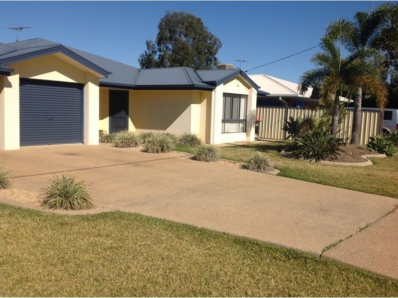 10 Cowan Crescent, Emerald QLD 4720