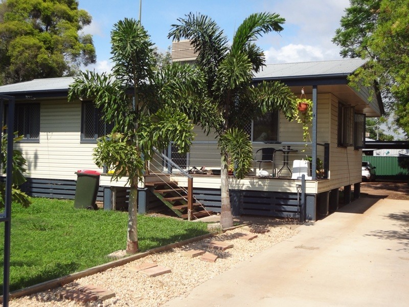 11 Zircon Street, Emerald QLD 4720