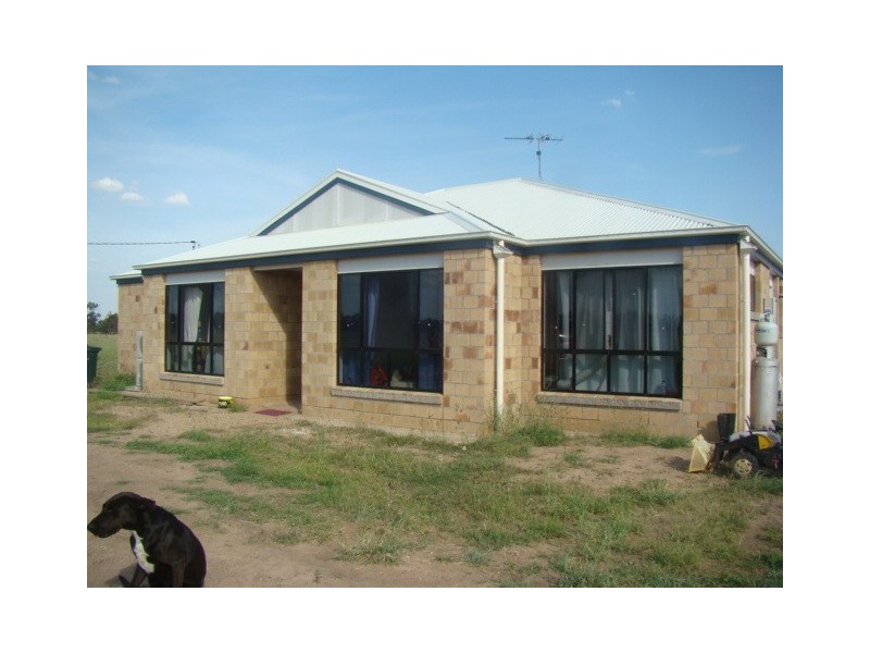 140  Glengallon Road, Emerald QLD 4720