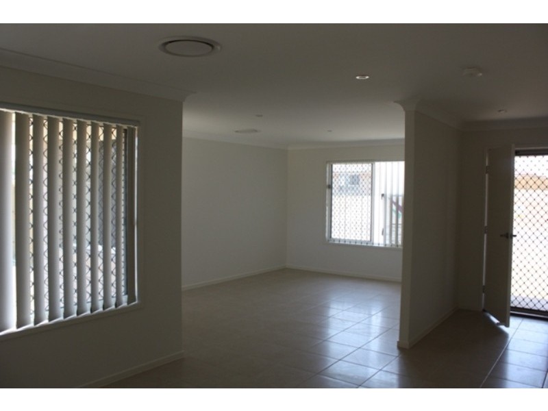 69 Lakeside Drive, Emerald QLD 4720