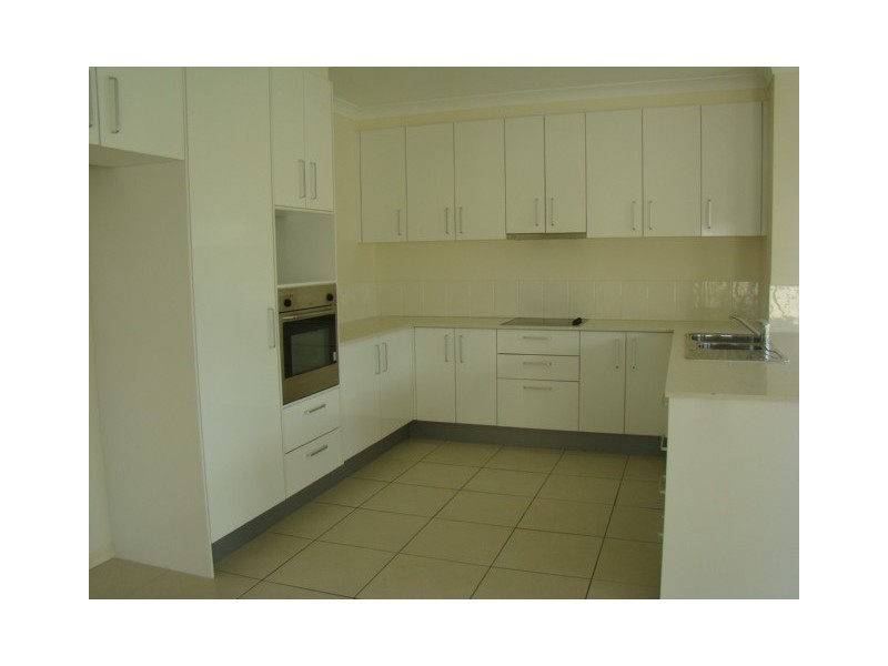 15 Rogers Street, Emerald QLD 4720