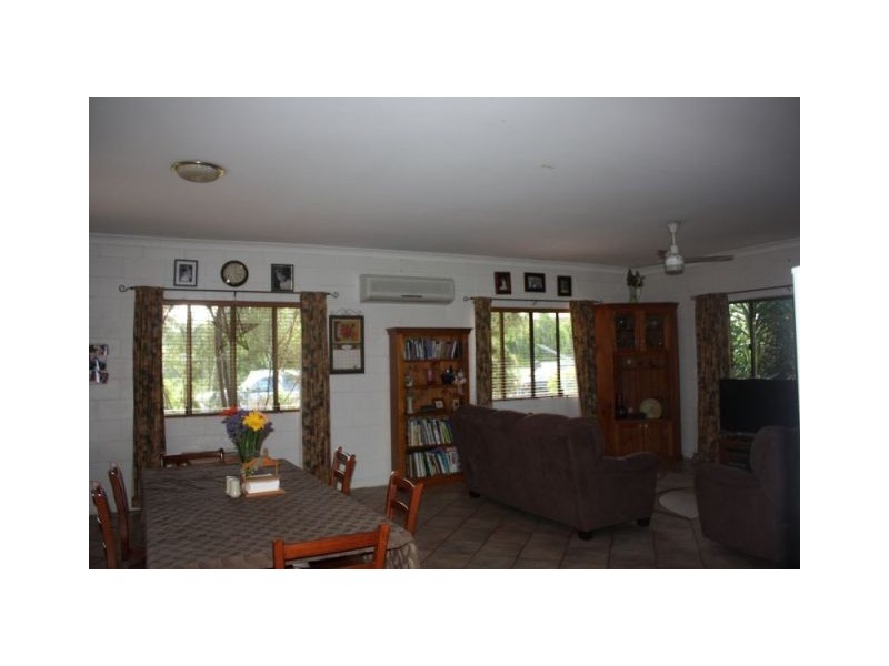 14 Roseanne Road, Emerald QLD 4720