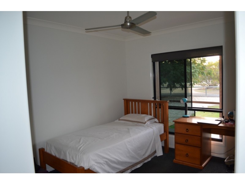 44 Edgewood Drive, Emerald QLD 4720